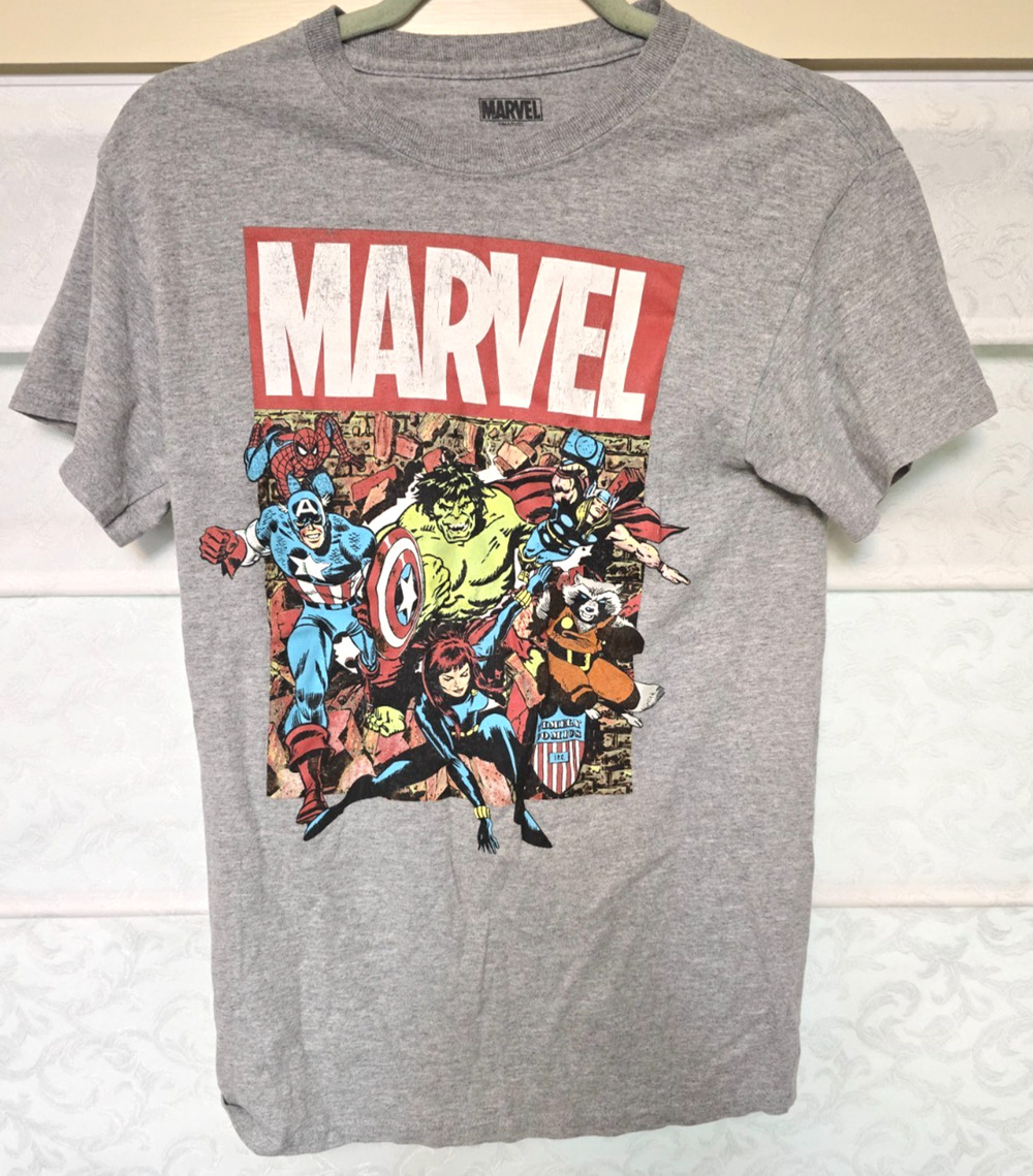 Marvel Avengers T Shirt Mens Small Gray Captain America Hulk Thor Spiderman Tee